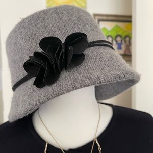 Grey Cloche 1920 style hat - well made